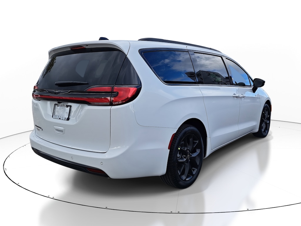 New 2026 Chrysler Pacifica Select Select FWD