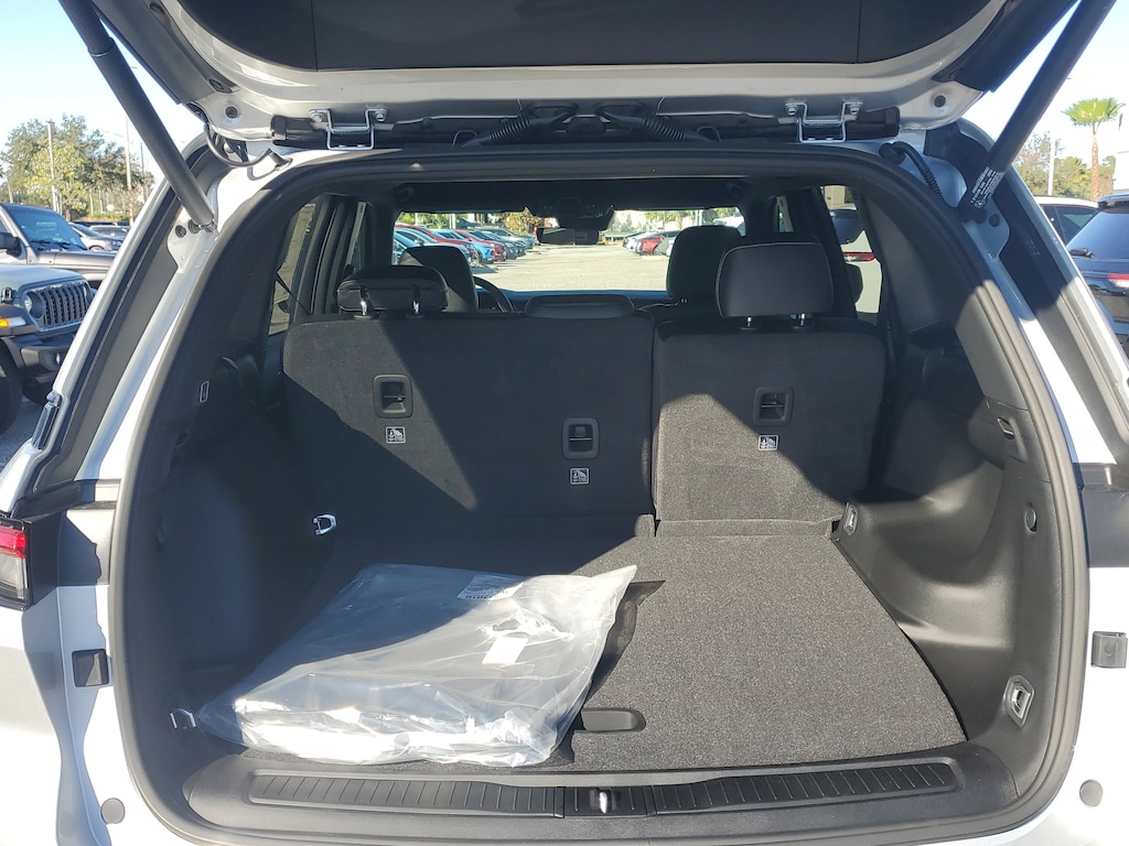 New 2025 Jeep Grand Cherokee Altitude Altitude 4x2