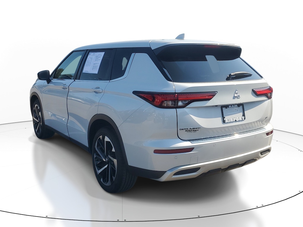 Used 2024 Mitsubishi Outlander SE SUV