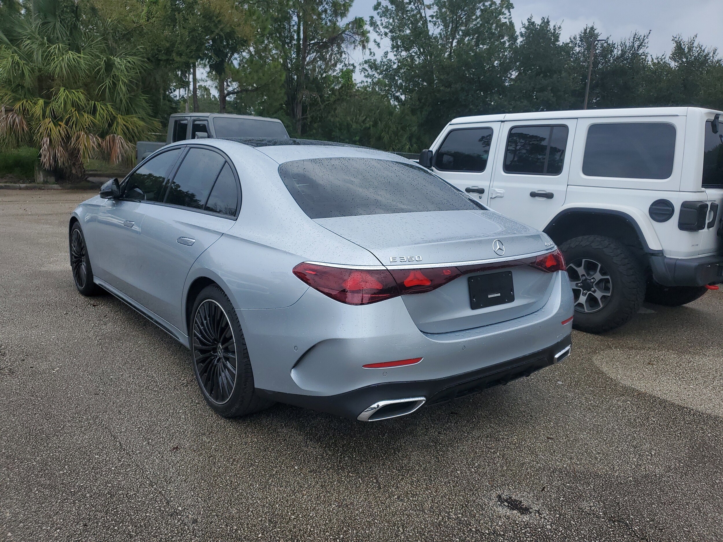 2024 Mercedes Benz E 350 4MATIC photo 3