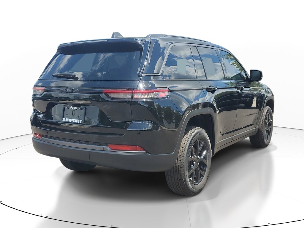New 2026 Jeep Grand Cherokee Laredo Altitude Laredo Altitude 4x2