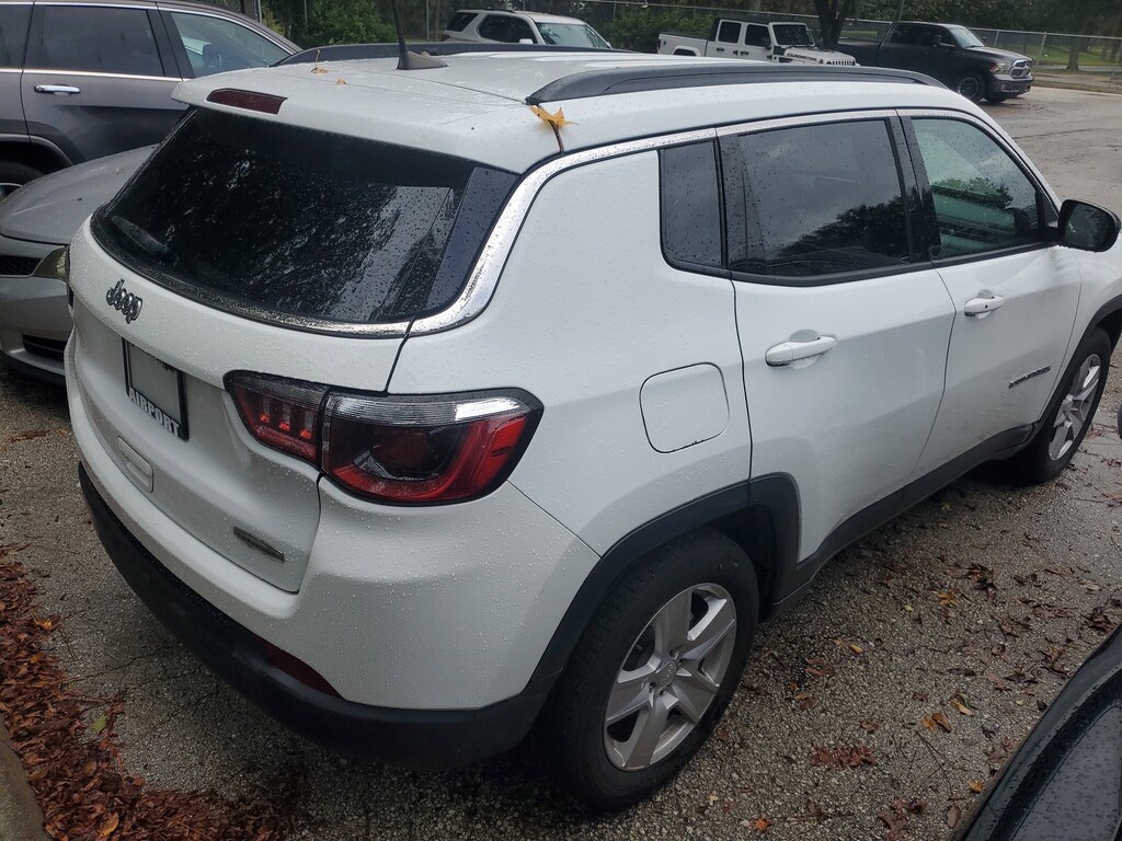 2022 Jeep Compass Latitude photo 4
