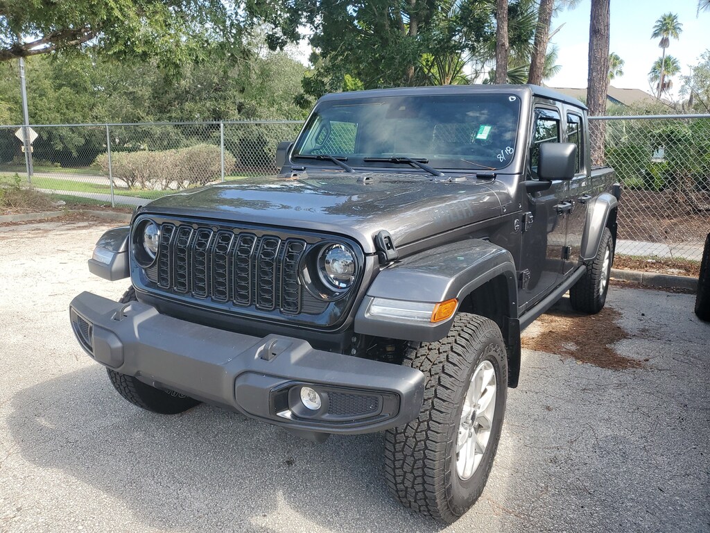 Used 2025 Jeep Gladiator Sport Truck Crew Cab
