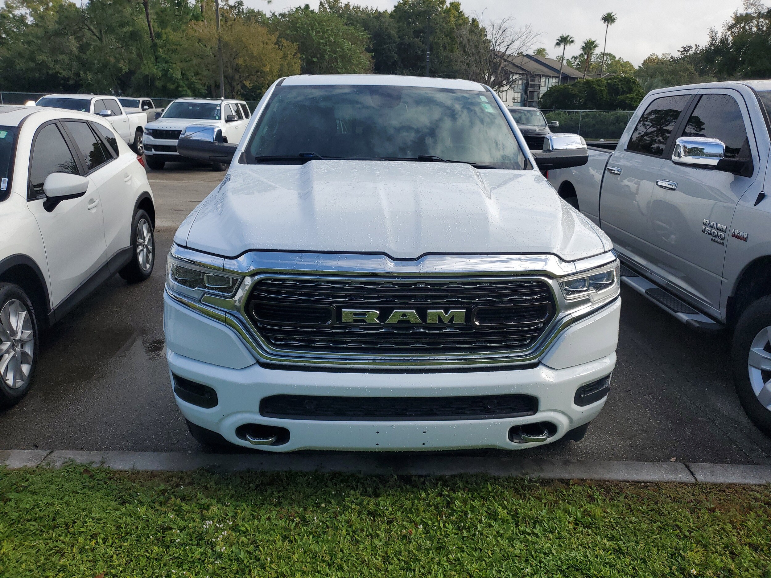 2020 Ram 1500 Limited photo 2