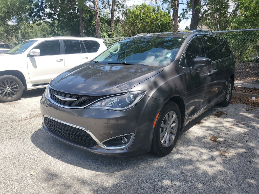 Used 2018 Chrysler Pacifica Touring L Van