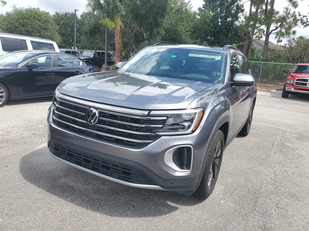 Used 2024 Volkswagen Atlas 2.0T SE w/Technology SUV