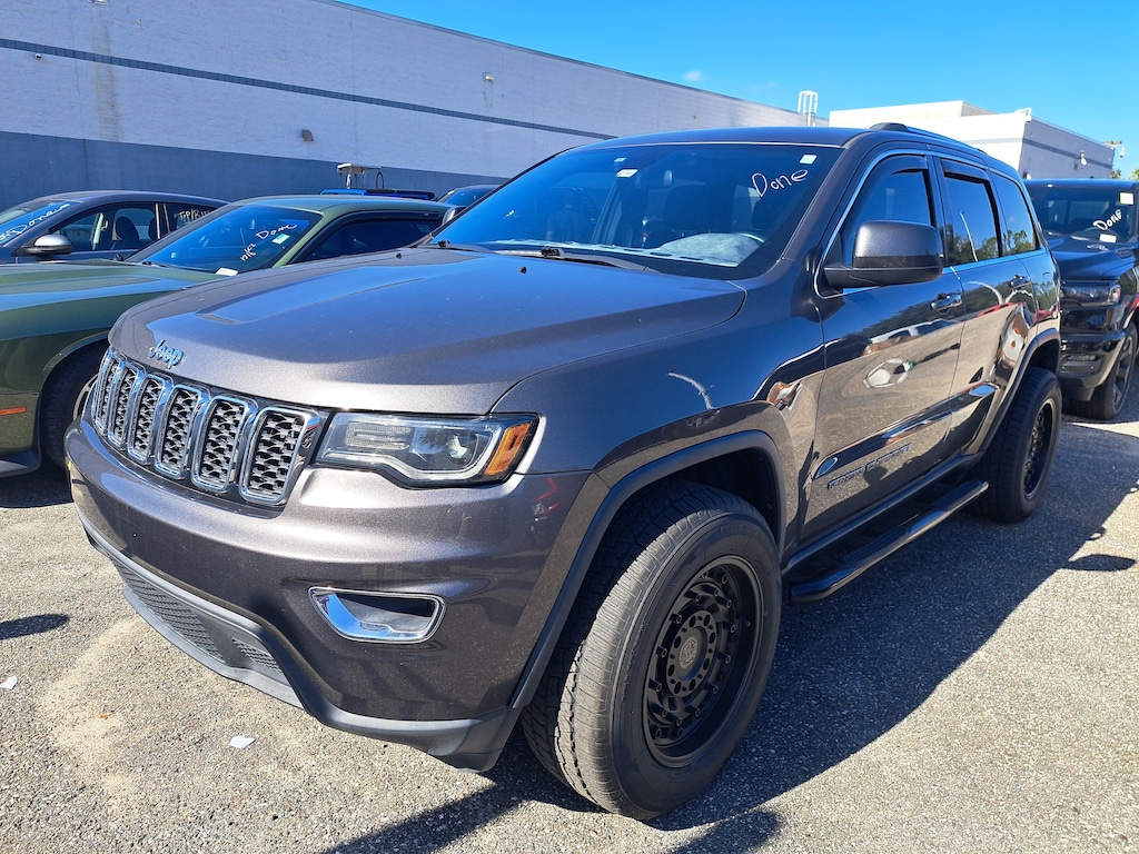 Used 2021 Jeep Grand Cherokee Laredo SUV