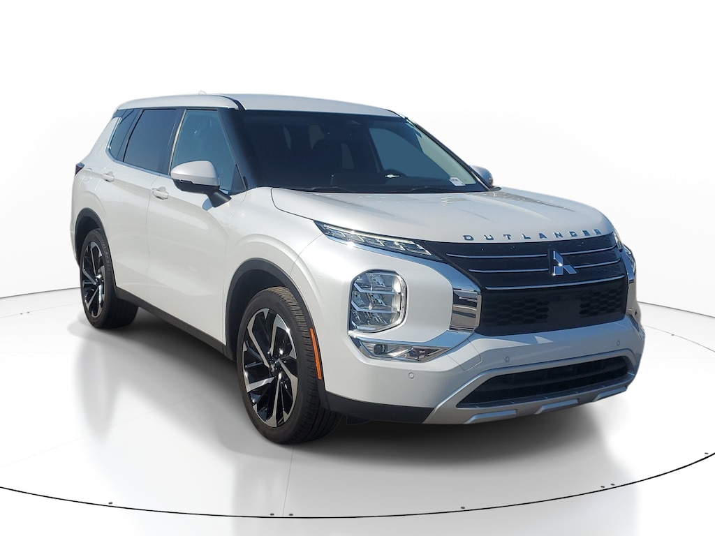 Used 2024 Mitsubishi Outlander SE SUV