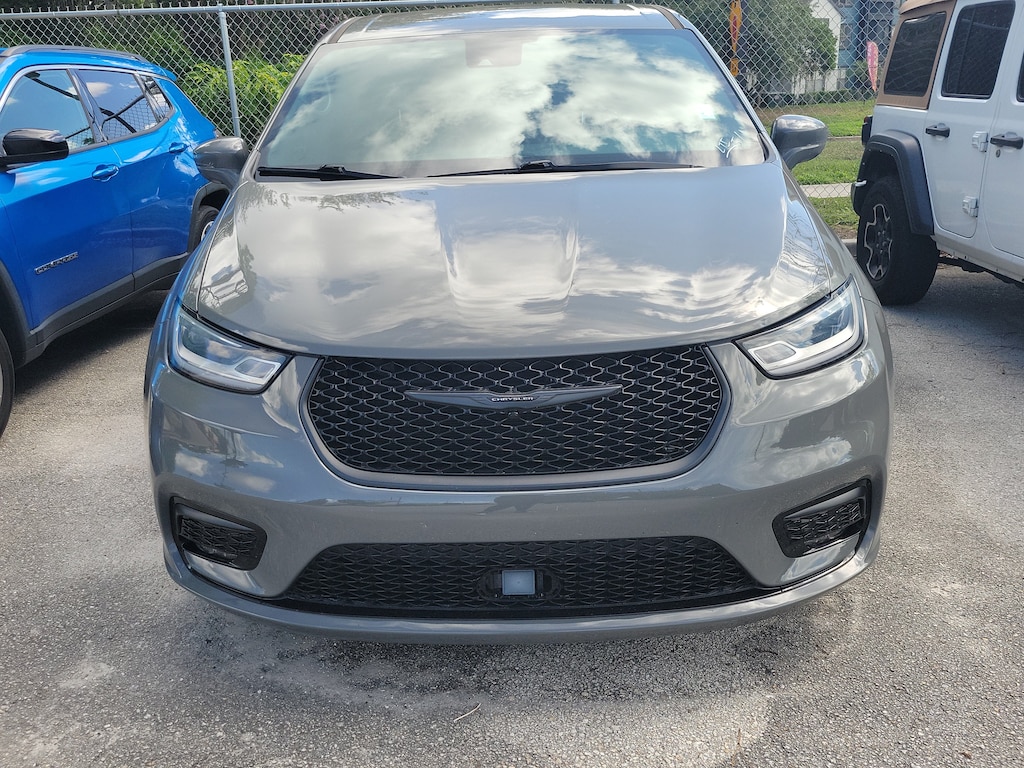 Used 2022 Chrysler Pacifica Hybrid Touring L Van Passenger Van