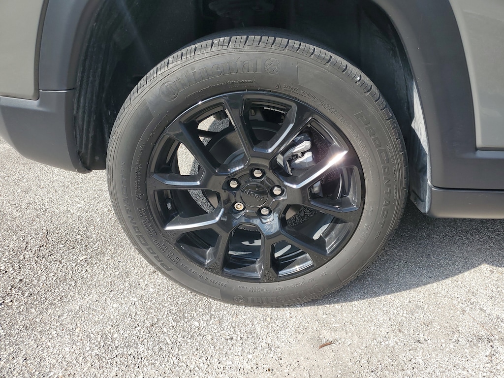 2023 Jeep Compass Latitude photo 3