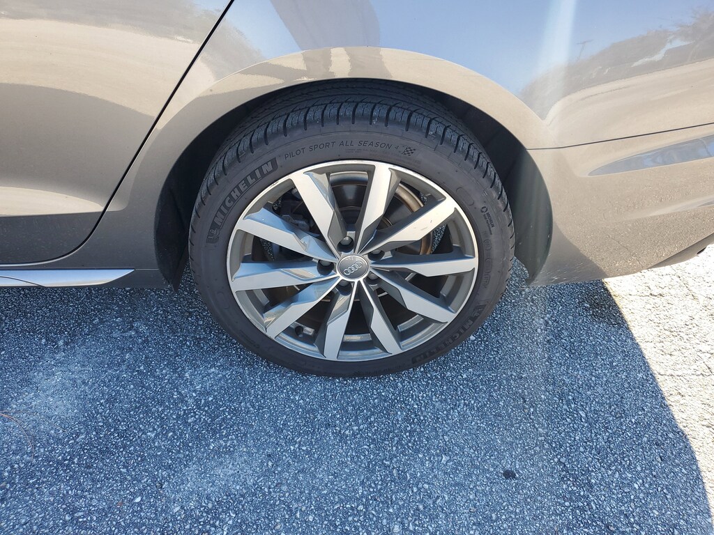 2020 Audi A4 40 Premium photo 3