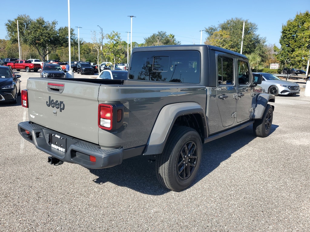 Used 2022 Jeep Gladiator Sport Truck Crew Cab