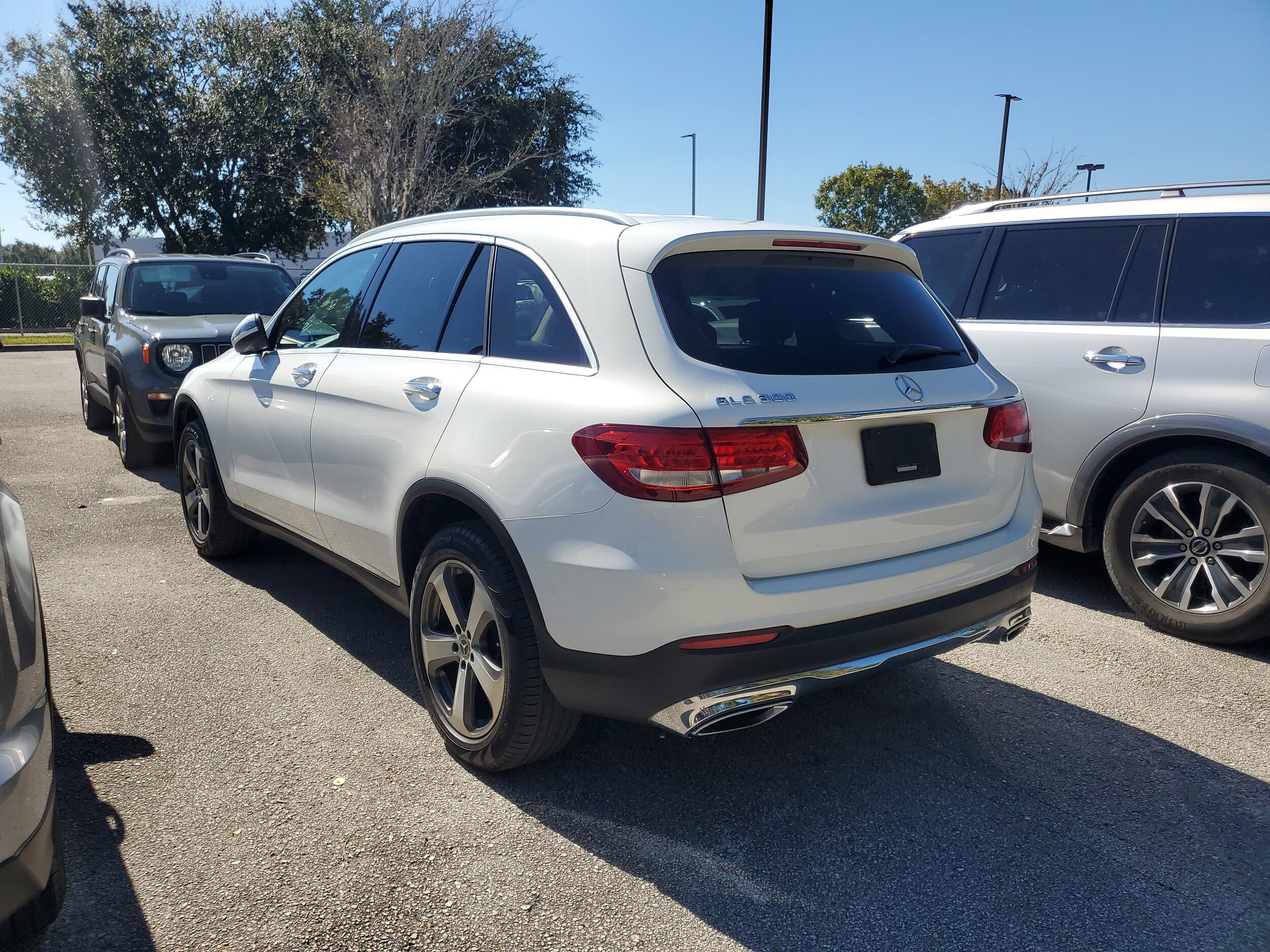 2019 Mercedes Benz GLC 300 photo 2