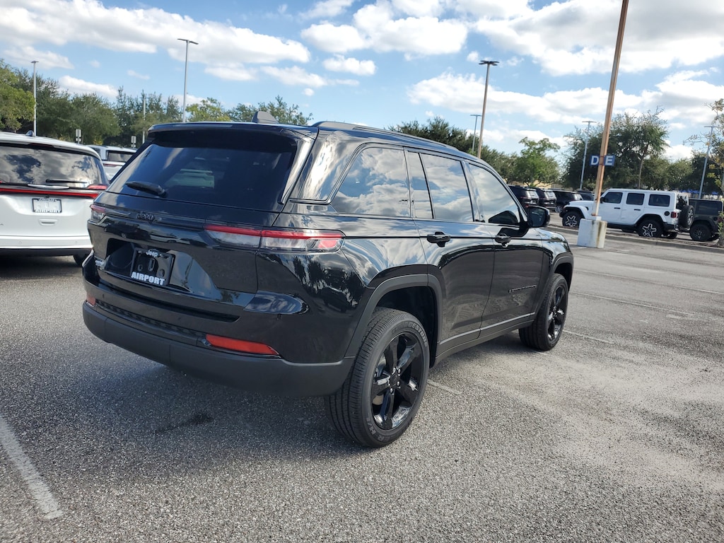 New 2025 Jeep Grand Cherokee Altitude X Altitude X 4x2