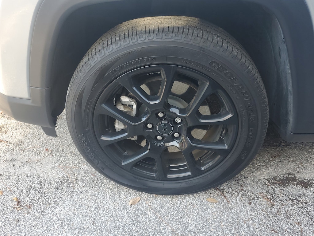 Used 2025 Jeep Compass Latitude SUV