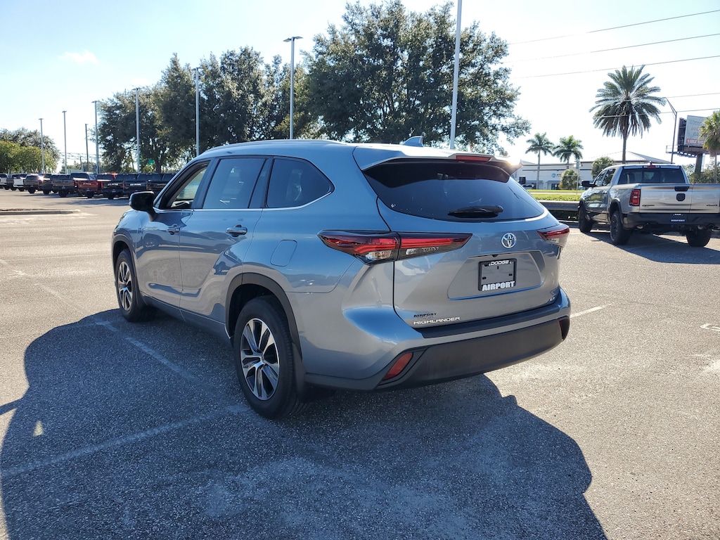 Used 2024 Toyota Highlander LE SUV