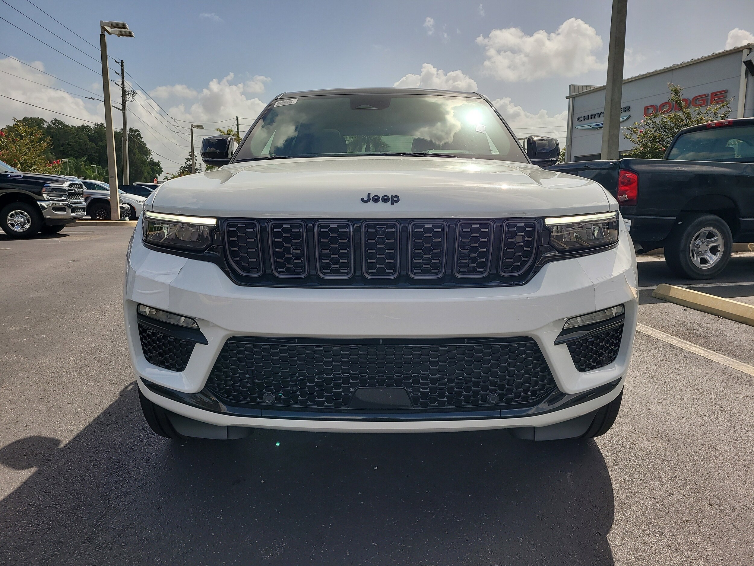 2025 Jeep Grand Cherokee Summit Reserve photo 3