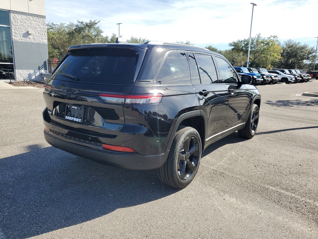 New 2025 Jeep Grand Cherokee Laredo