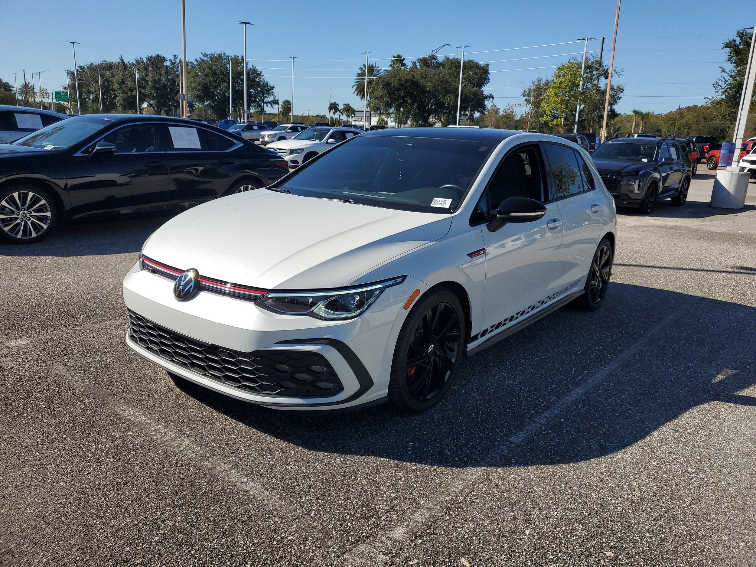 2023 Volkswagen Golf GTI SE photo 2