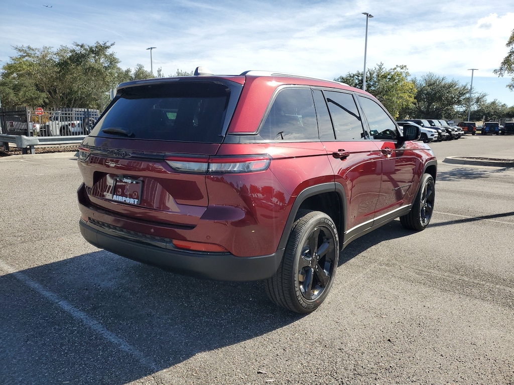 New 2025 Jeep Grand Cherokee Altitude X Altitude X 4x2