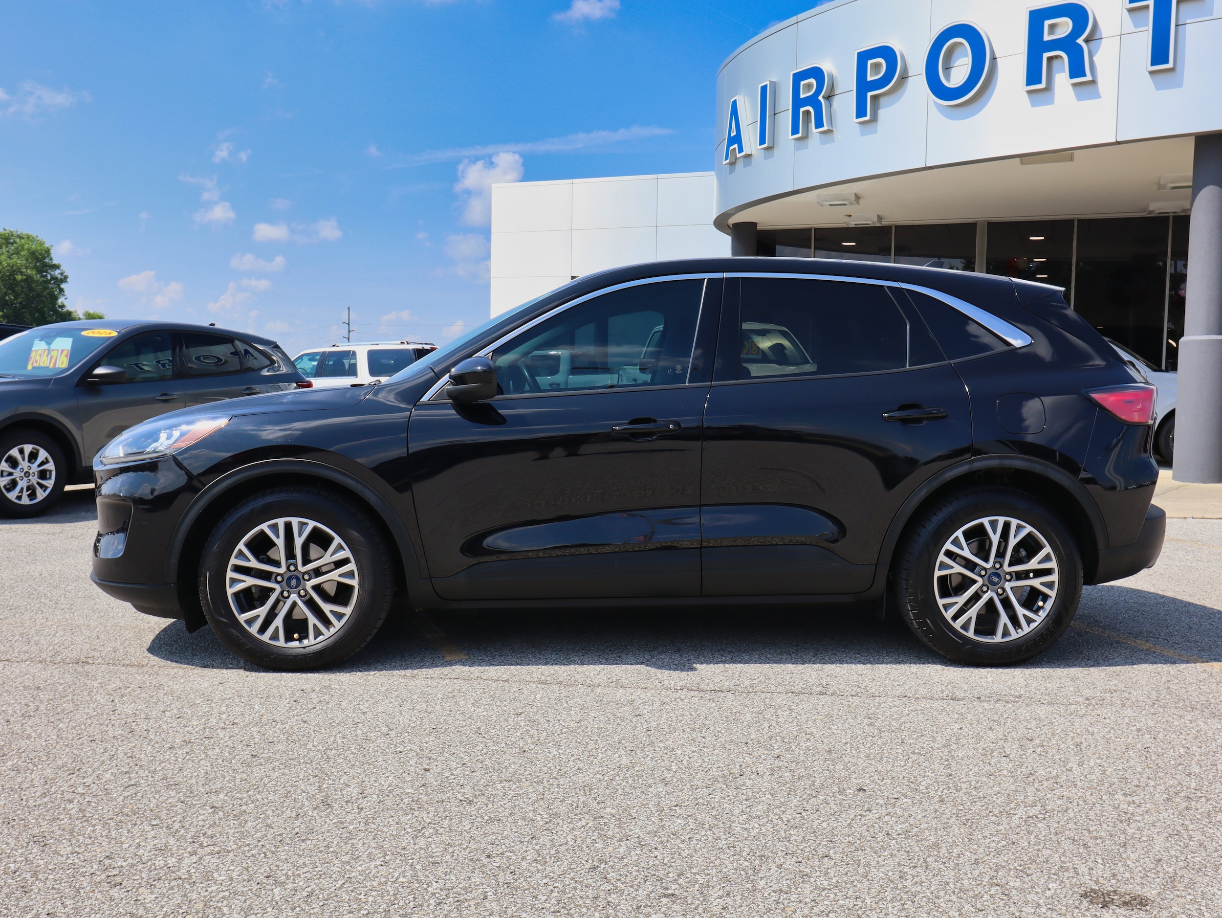 Used 2022 Ford Escape SEL with VIN 1FMCU0H66NUA03314 for sale in Florence, KY