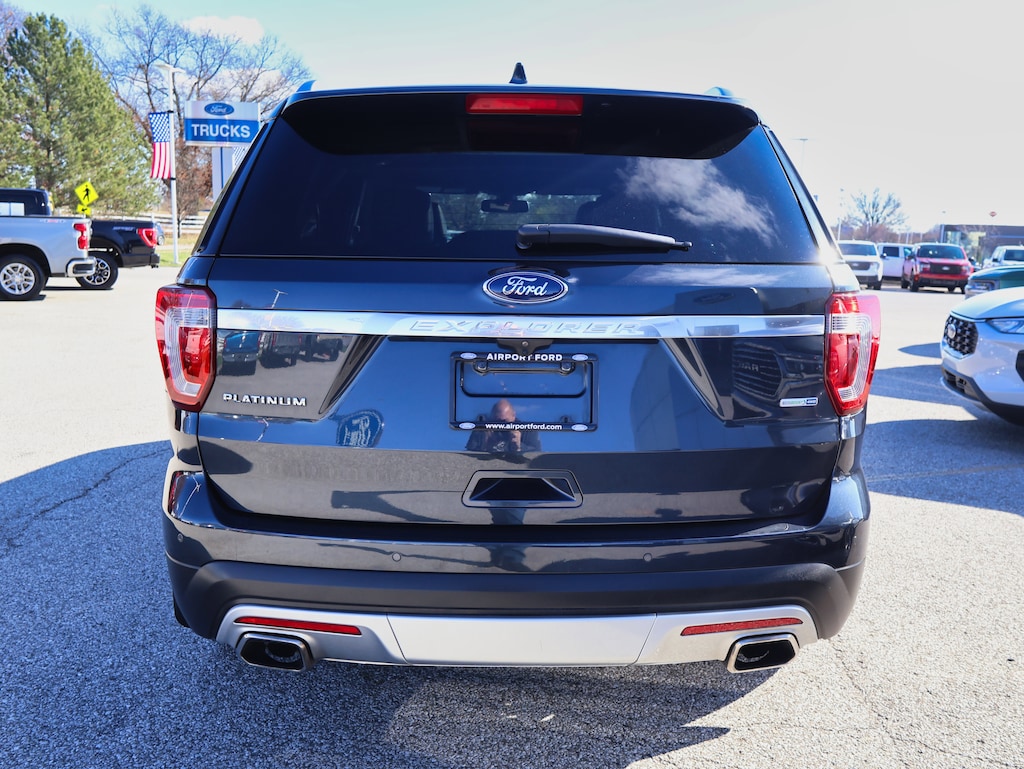 2017 Ford Explorer Platinum photo 3