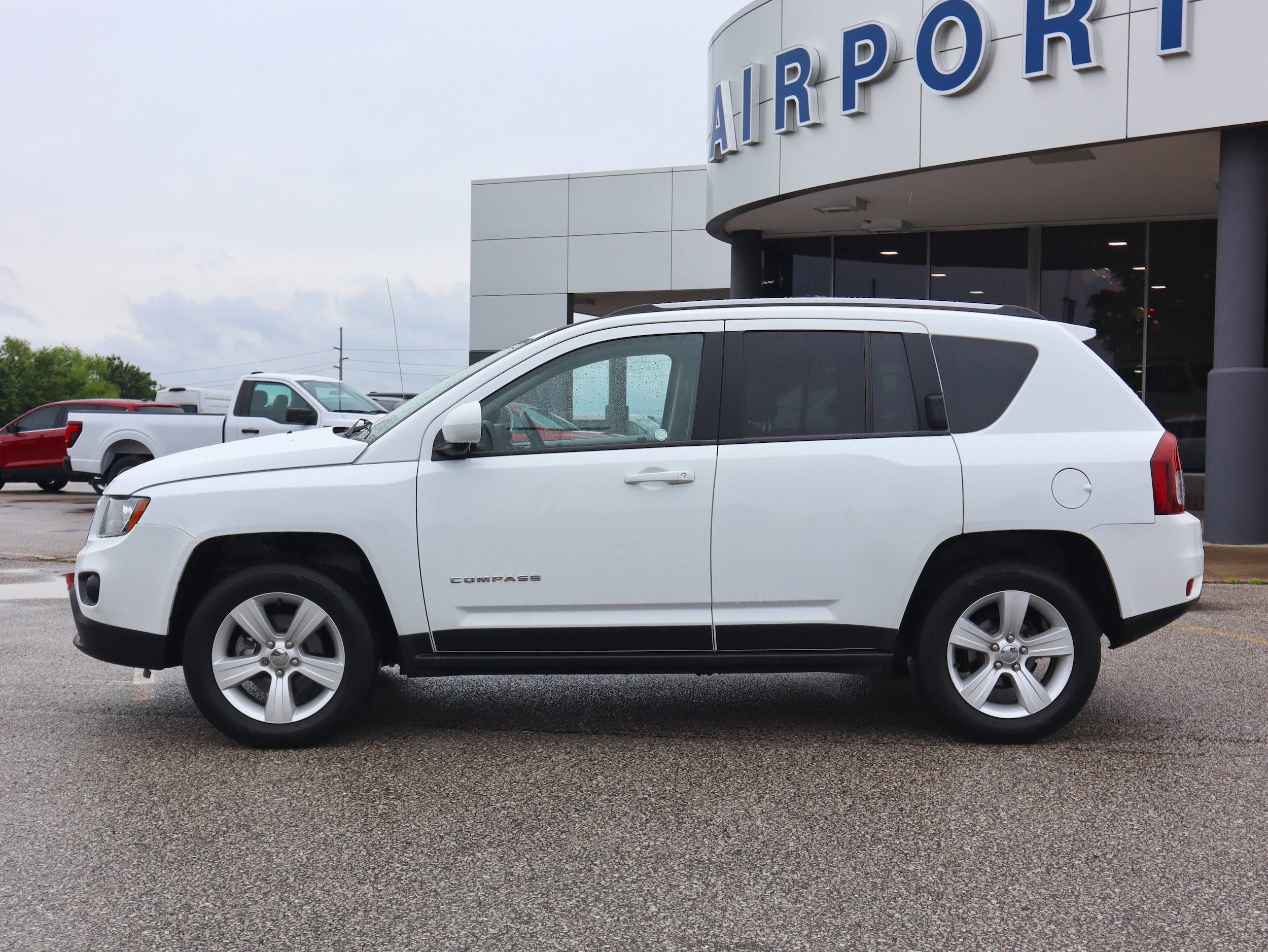 Used 2017 Jeep Compass Latitude with VIN 1C4NJDEB4HD165400 for sale in Florence, KY