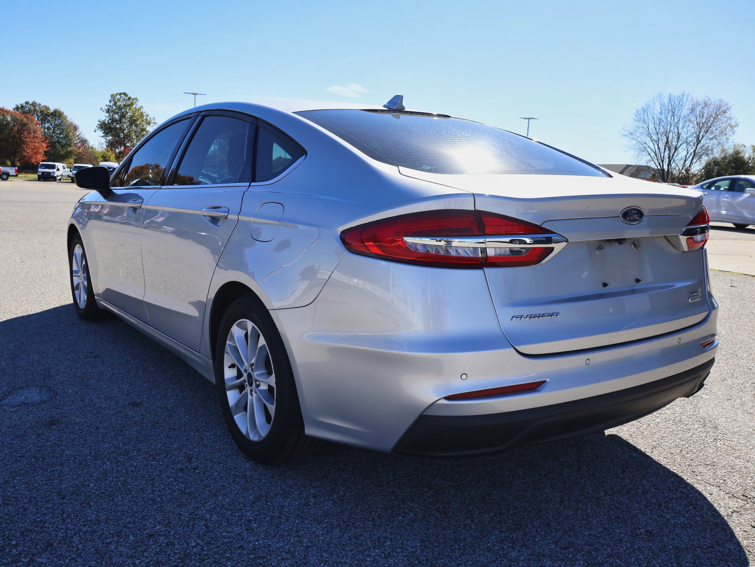 2019 Ford Fusion SE photo 3
