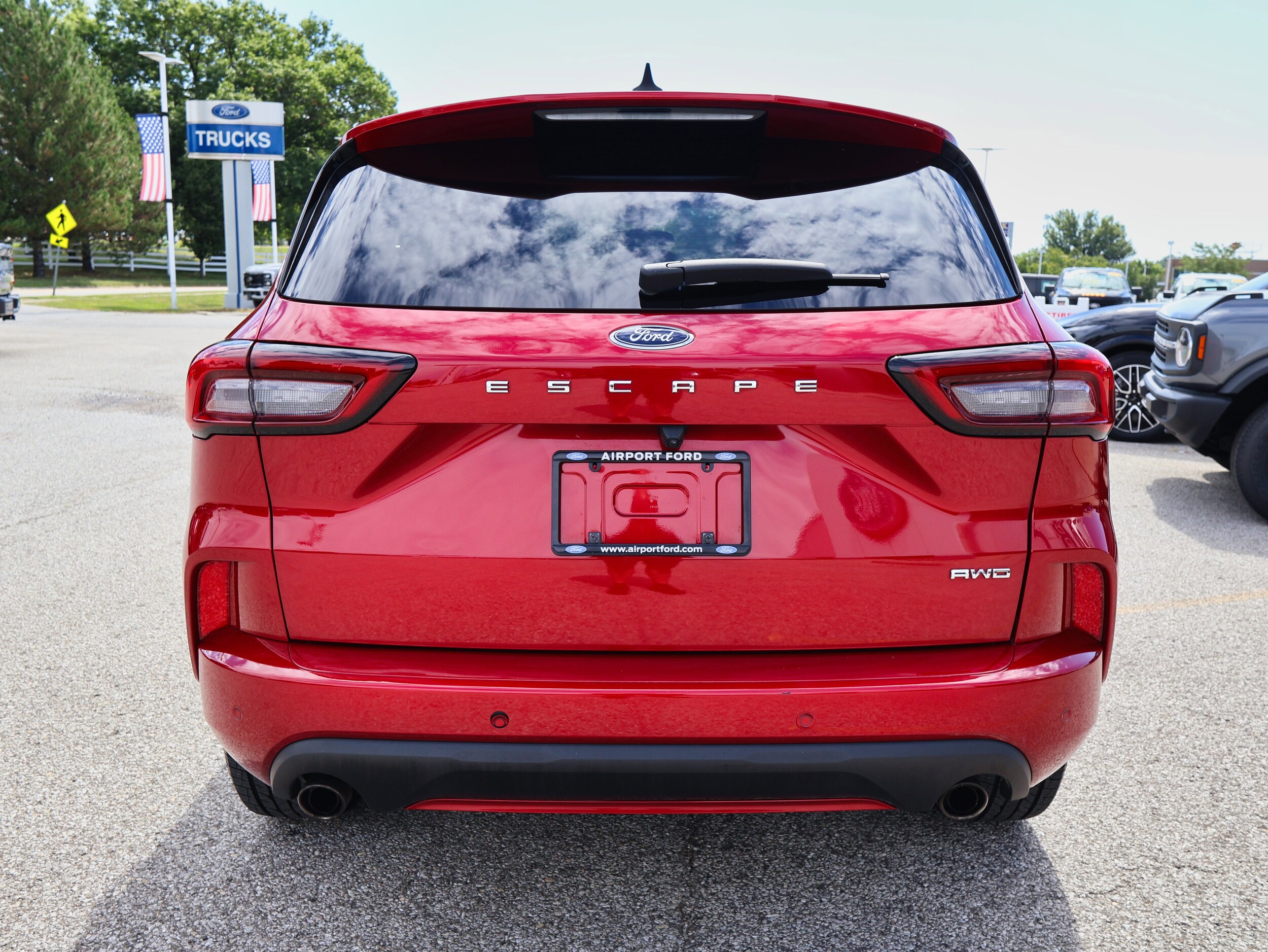 2023 Ford Escape ST-Line photo 2