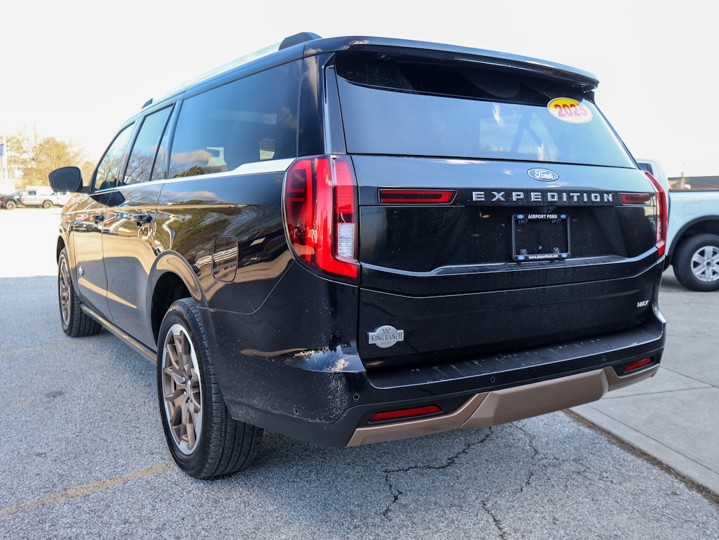 2025 Ford Expedition MAX photo 2