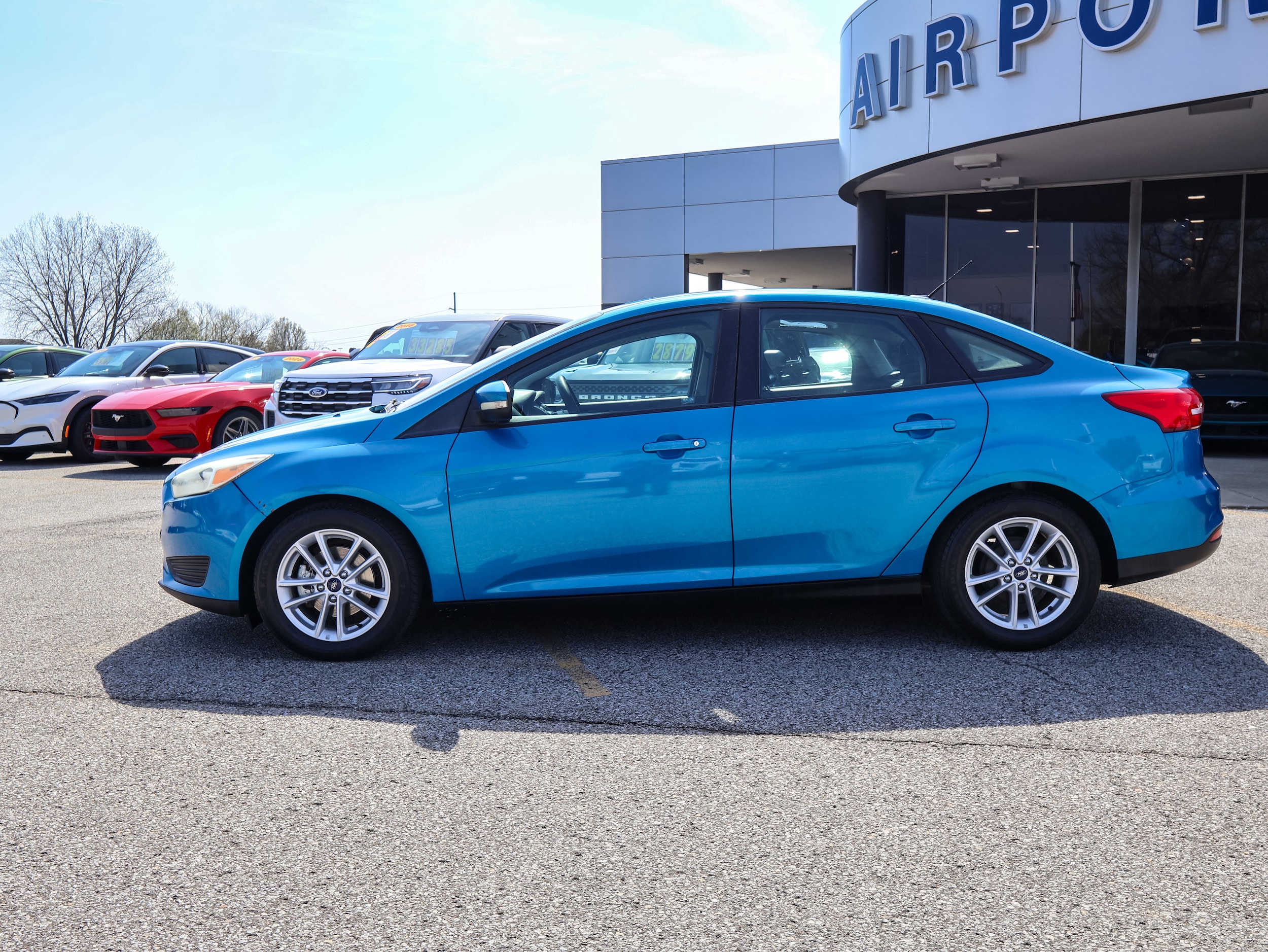 Used 2015 Ford Focus SE with VIN 1FADP3FE1FL292983 for sale in Florence, KY