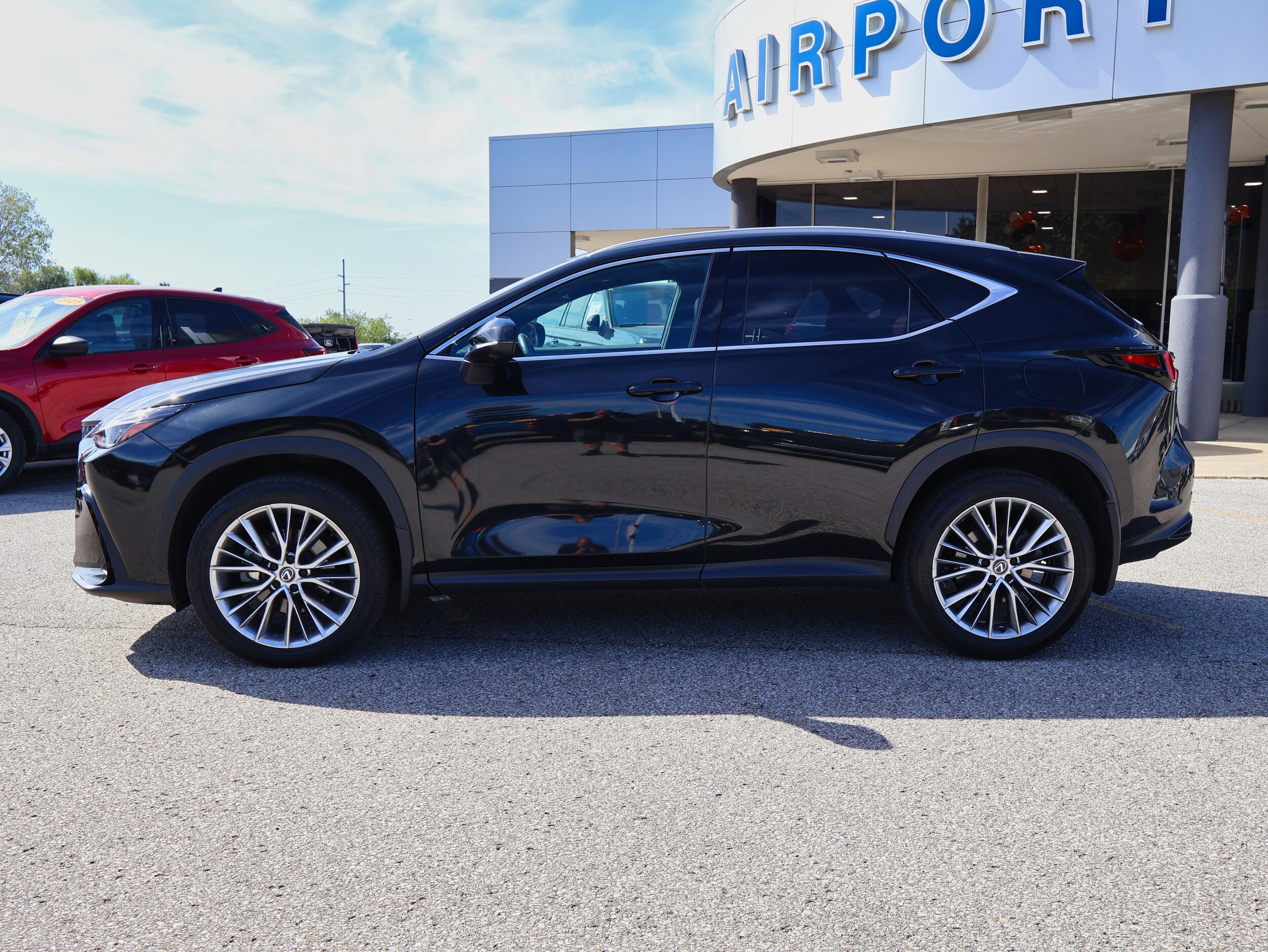 2024 Lexus NX 350 Luxury photo 2