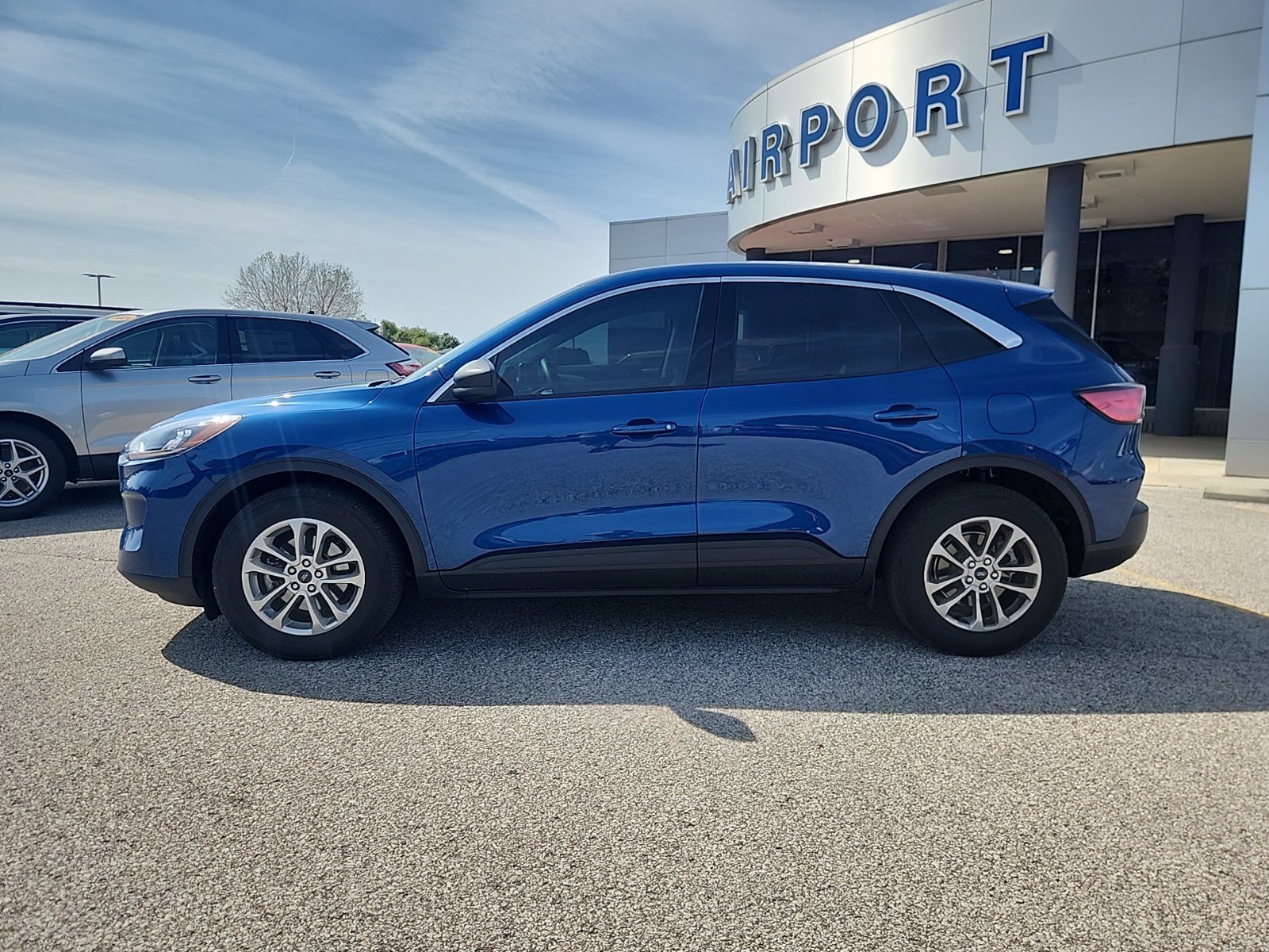 Used 2022 Ford Escape SE with VIN 1FMCU0G69NUB46453 for sale in Florence, KY