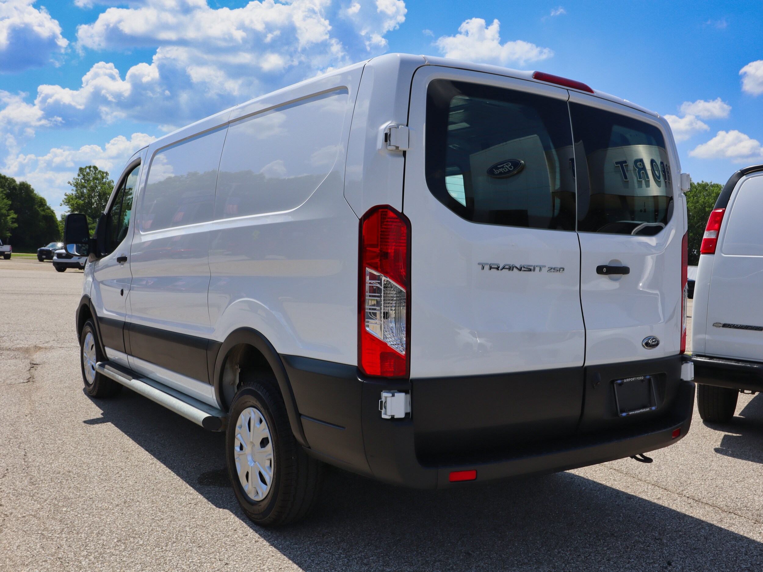 2024 Ford Transit Cargo Van photo 3
