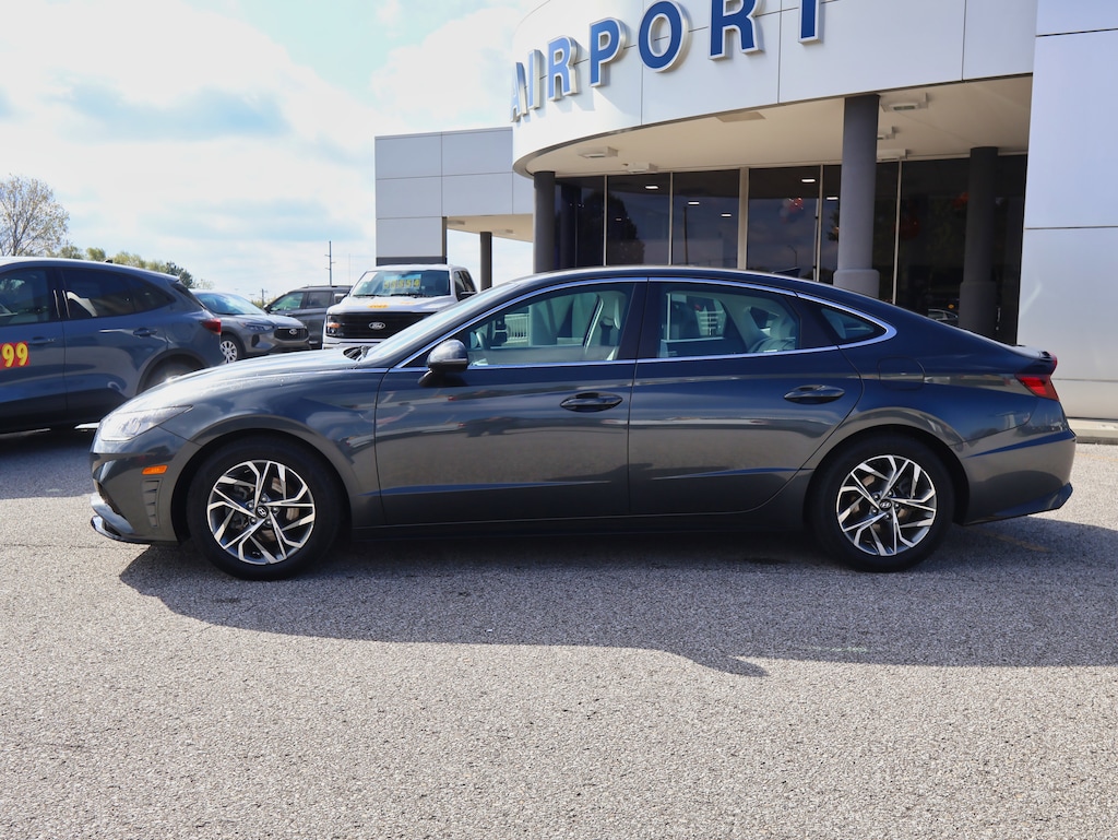 Used 2022 Hyundai Sonata SEL Sedan