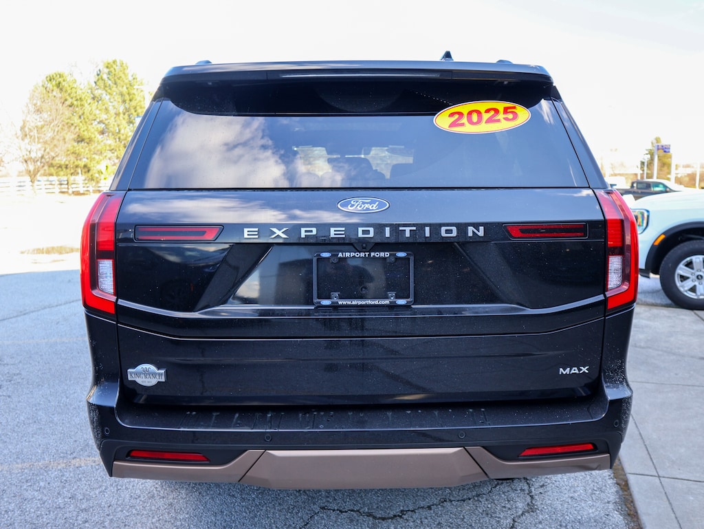 2025 Ford Expedition MAX photo 3