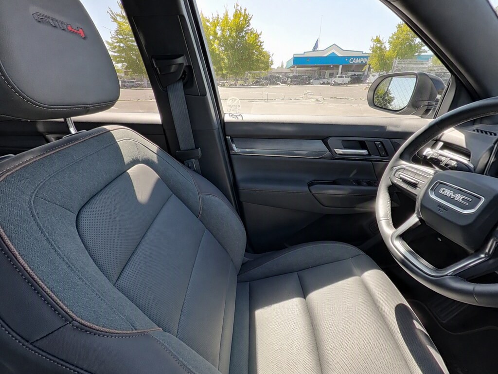 2026 GMC Terrain AT4 - Photo 9