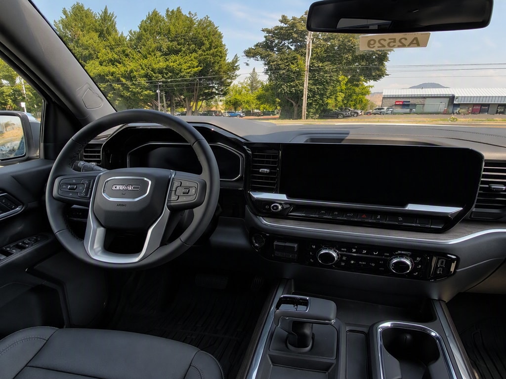 2026 GMC Sierra 1500 SLT - Photo 10