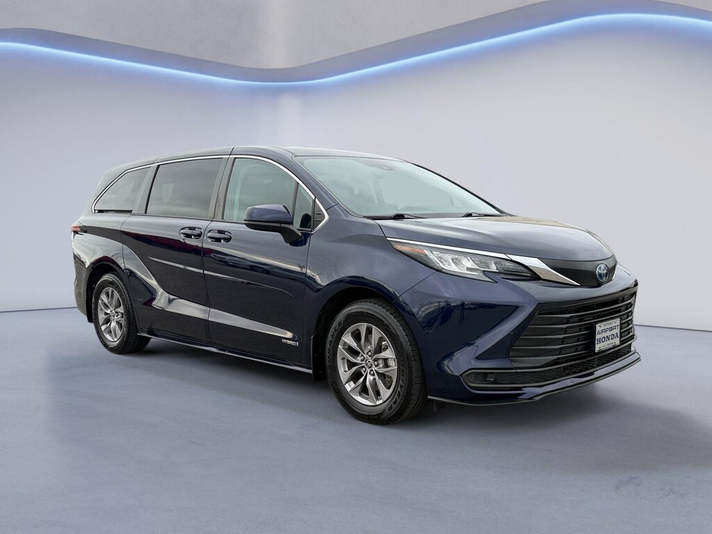 Used 2021 Toyota Sienna LE Van