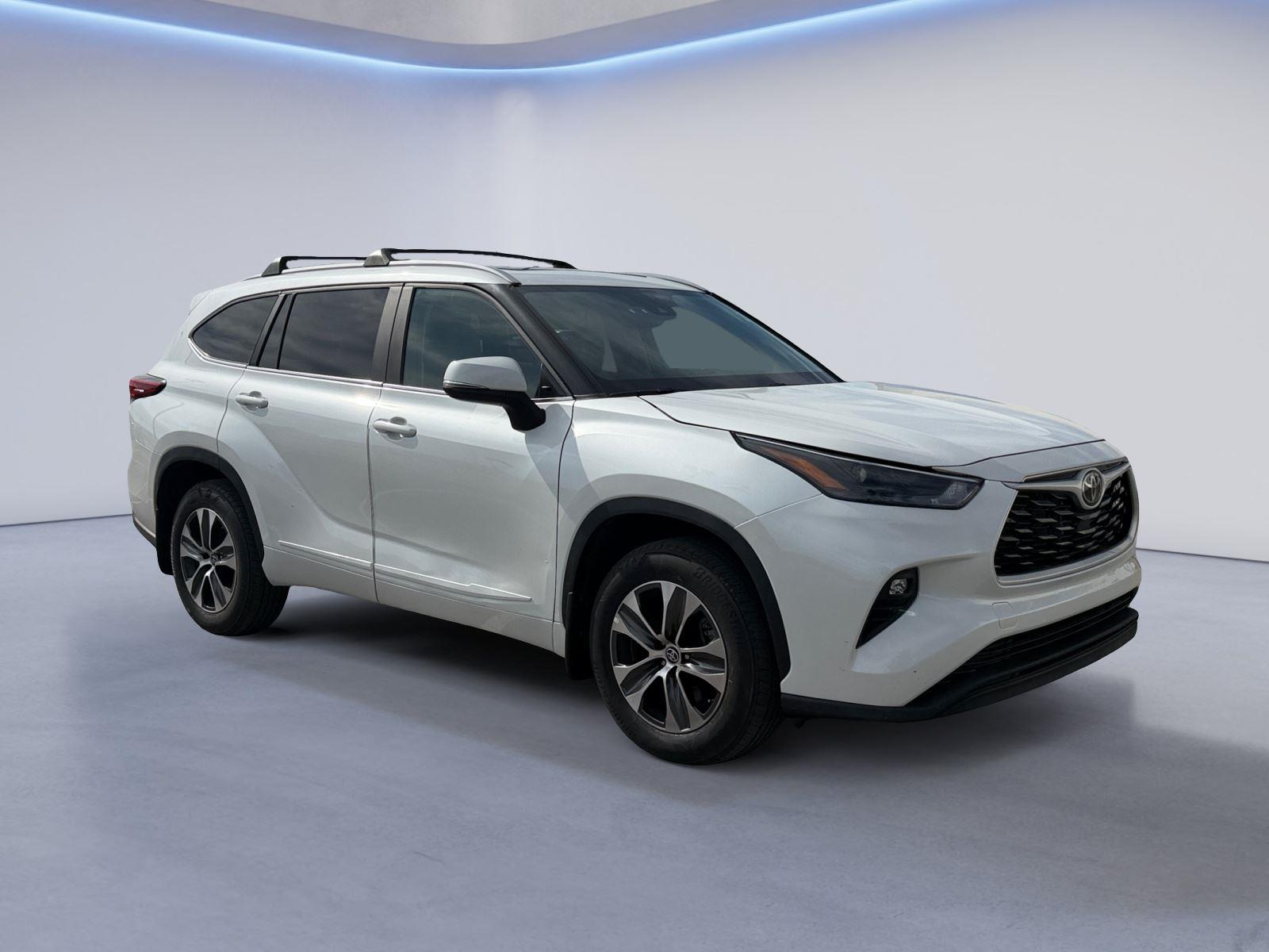 2023 Toyota Highlander XLE AWD's photo