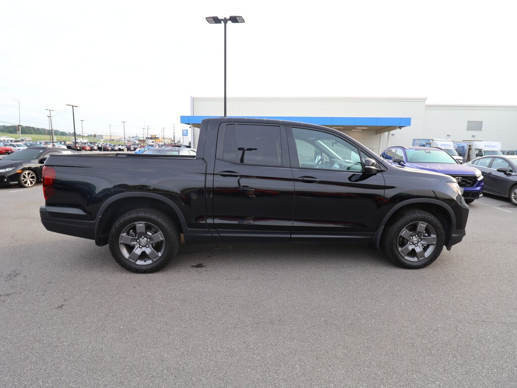 2024 Honda Ridgeline TrailSport photo 2