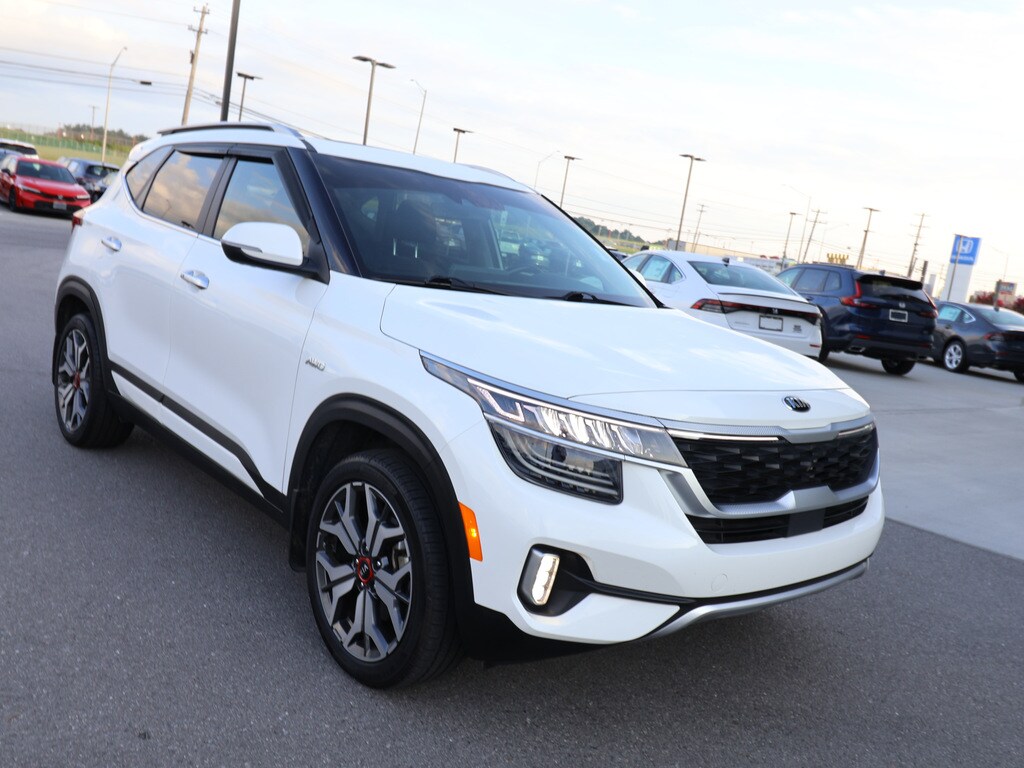 2021 Kia Seltos SX photo 3