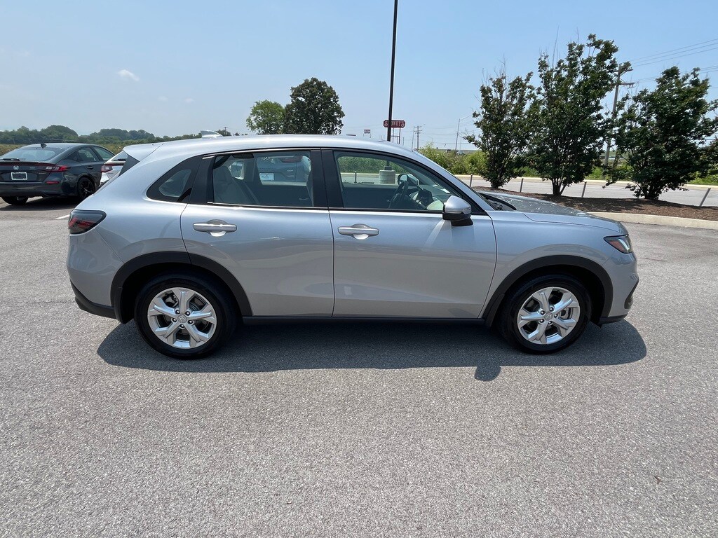 2025 Honda HR-V LX 2WD photo 4