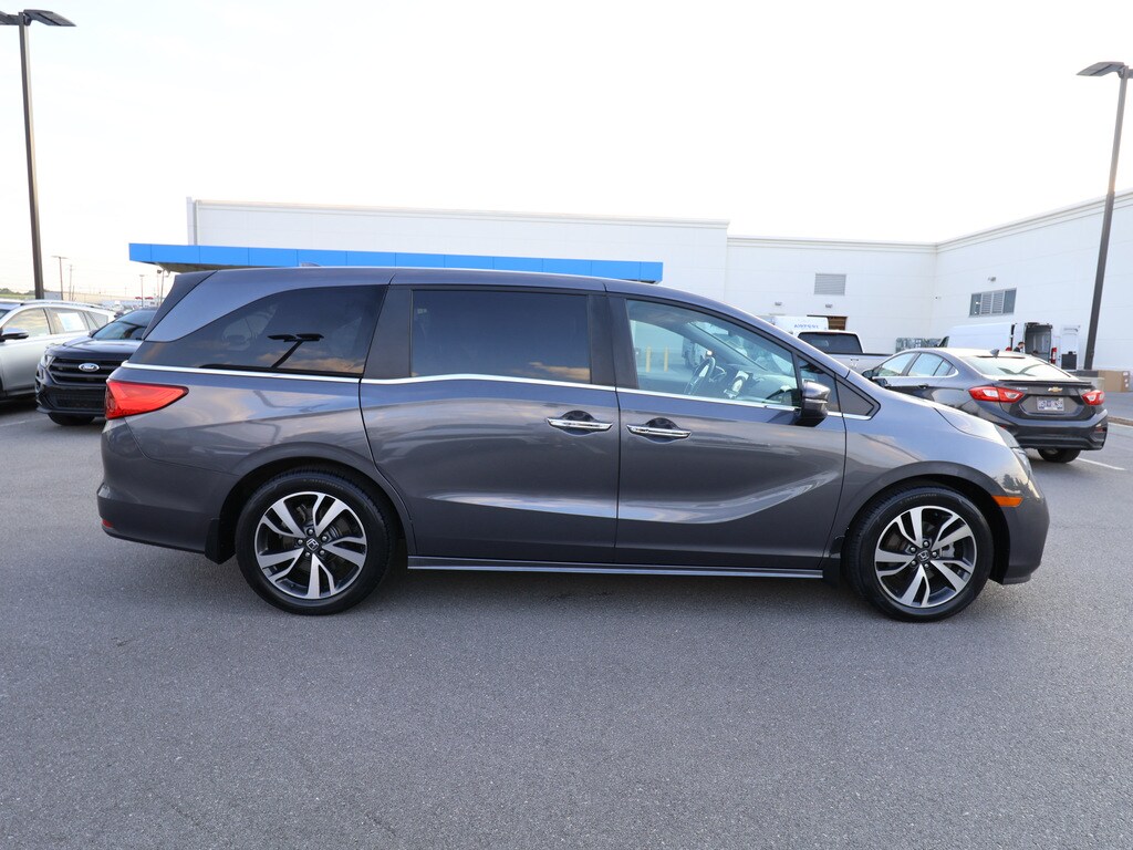 2023 Honda Odyssey Touring photo 4