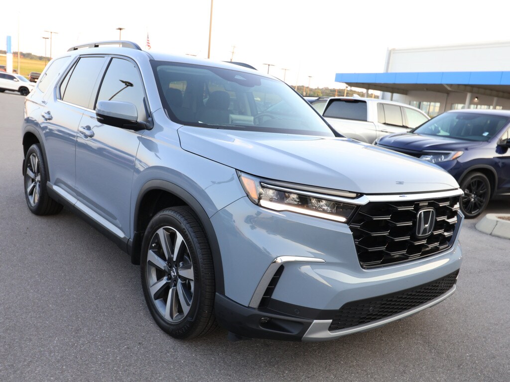 2025 Honda Pilot Touring photo 2