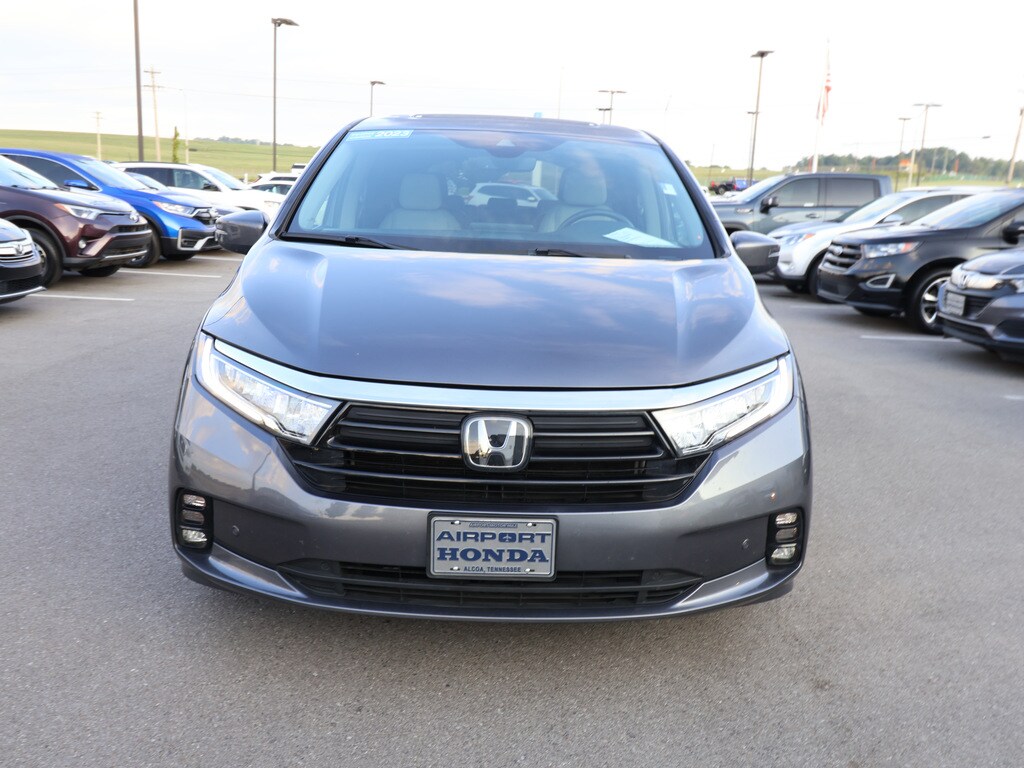 2023 Honda Odyssey Touring photo 2