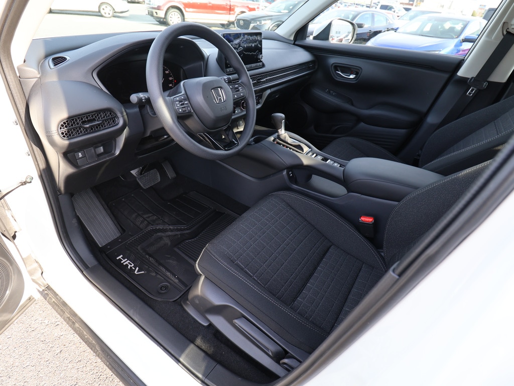 2025 Honda HR-V LX - Photo 11