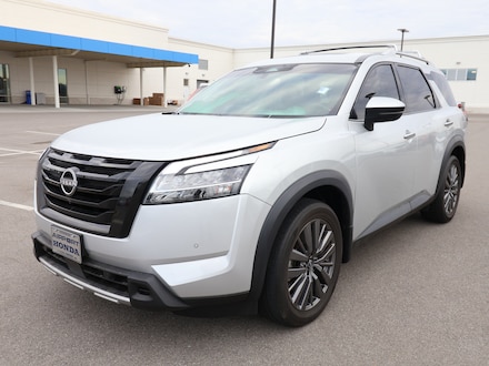 2023 Nissan Pathfinder SL 4WD SUV