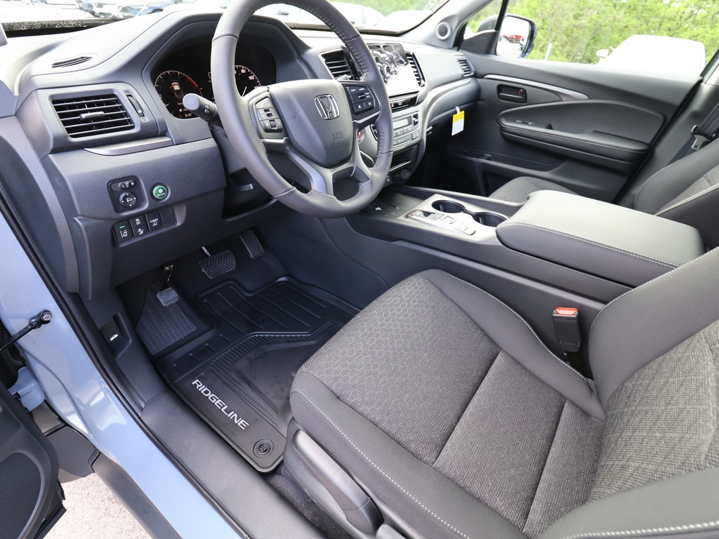 2025 Honda Ridgeline Sport - Photo 15