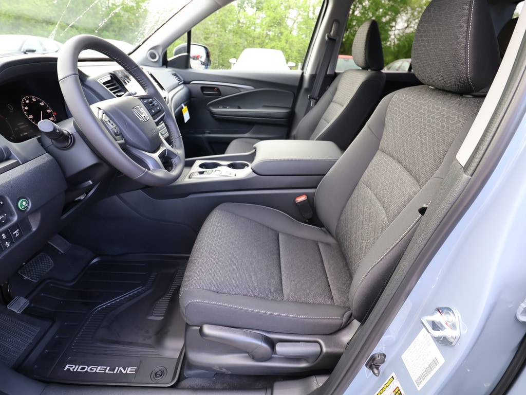 2025 Honda Ridgeline Sport - Photo 14